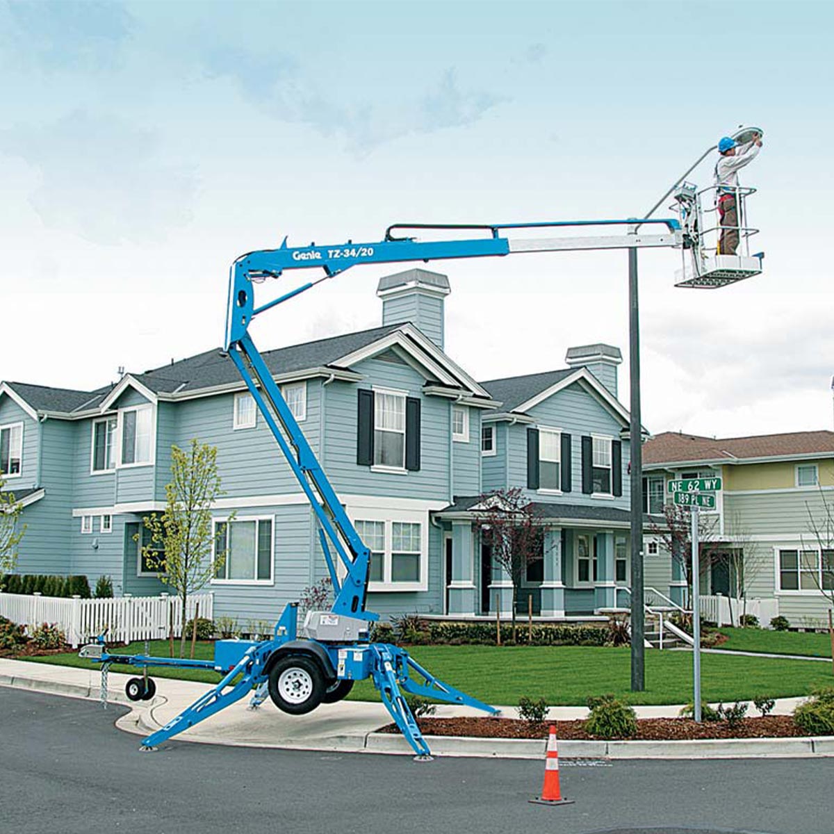 12 m Anhängerarbeitsbühne