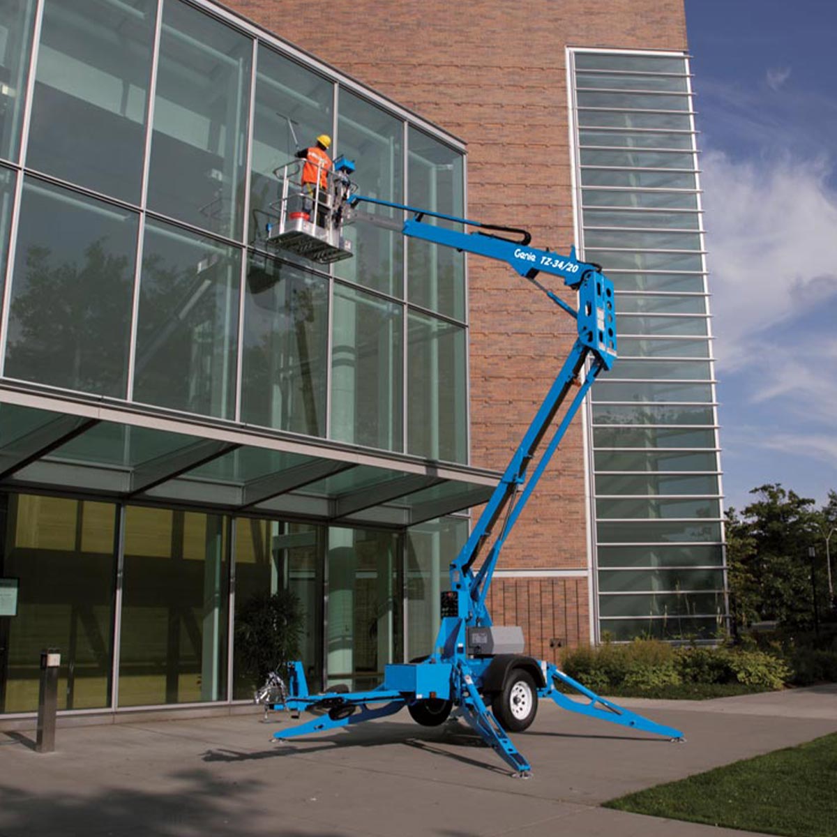 12 m Anhängerarbeitsbühne