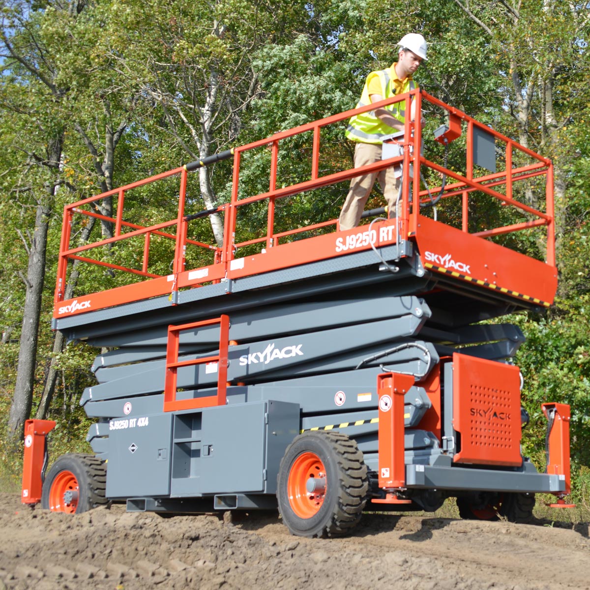 17 m Scherenarbeitsbühne, geländegängig