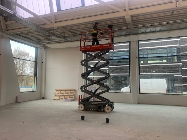 10 m Scherenarbeitsbühne